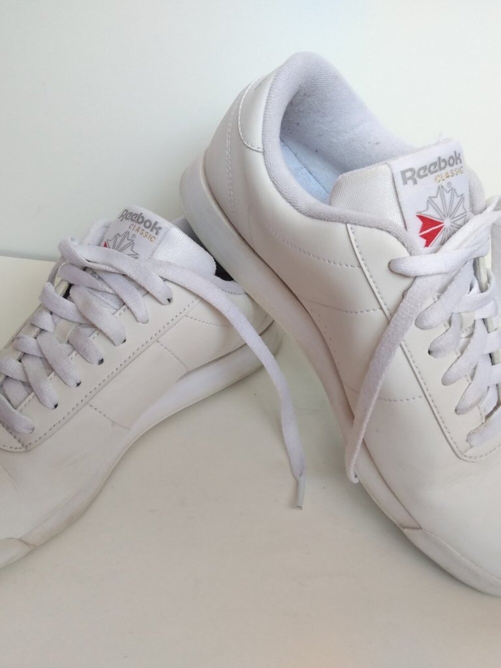 Reebok Classic 1Y3001 Athletic Women's Shoes Size 8.5 White EUC Sneakers Tennis